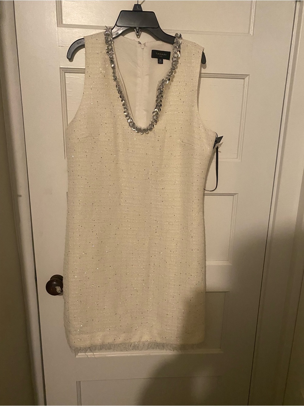 Tahari ASL Ivory Sleeveless Beaded V-Neck Sheath Dress